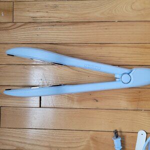 Nori Handheld Iron in Blue